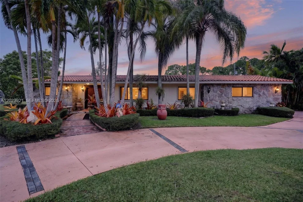 Unit for sale at 8461 SW 68th St Rd, Miami, FL 33143