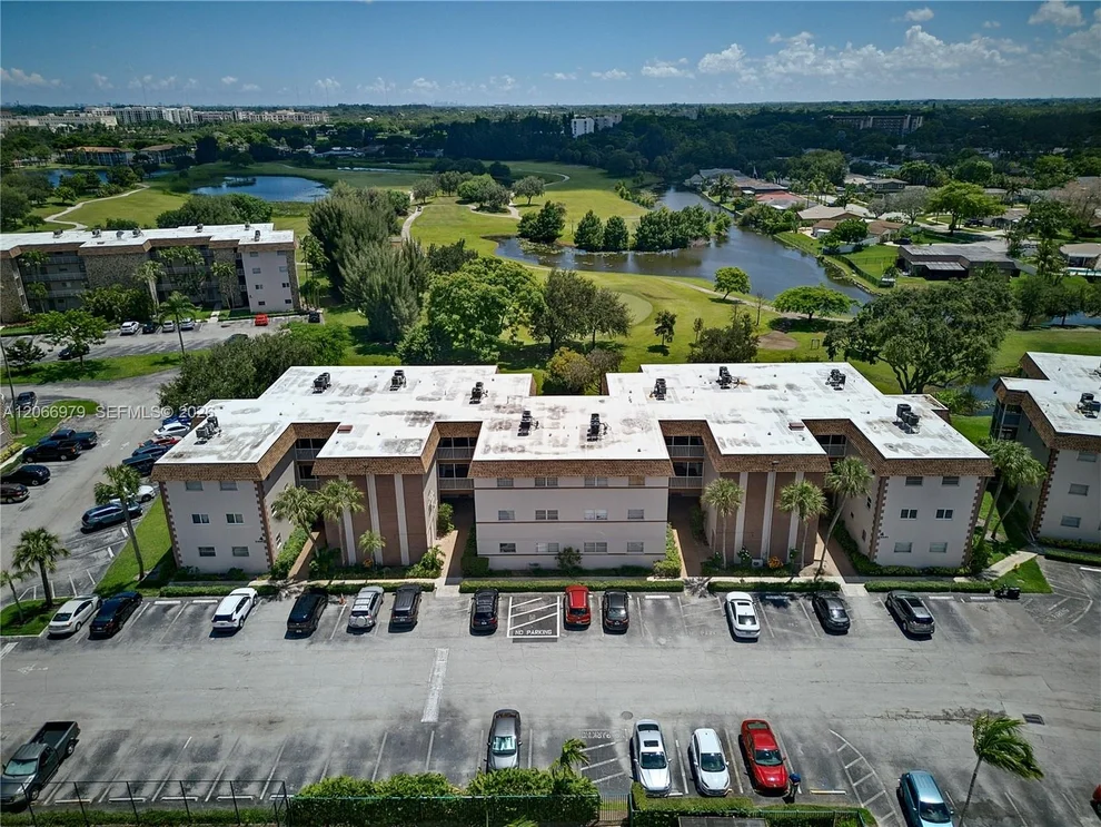Unit for sale at 2491 SW 82nd Ave, Davie, FL 33324