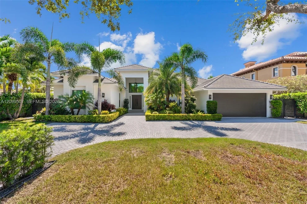 Unit for sale at 2336 NE 27th St, Lighthouse Point, FL 33064