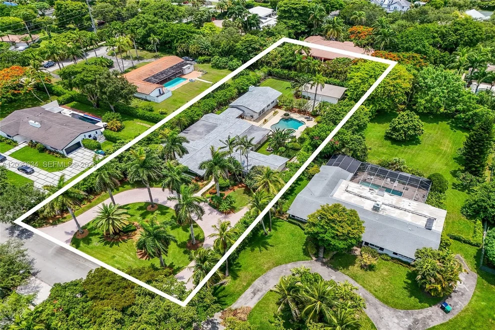 Unit for sale at 11900 SW 63rd Ave, Pinecrest, FL 33156