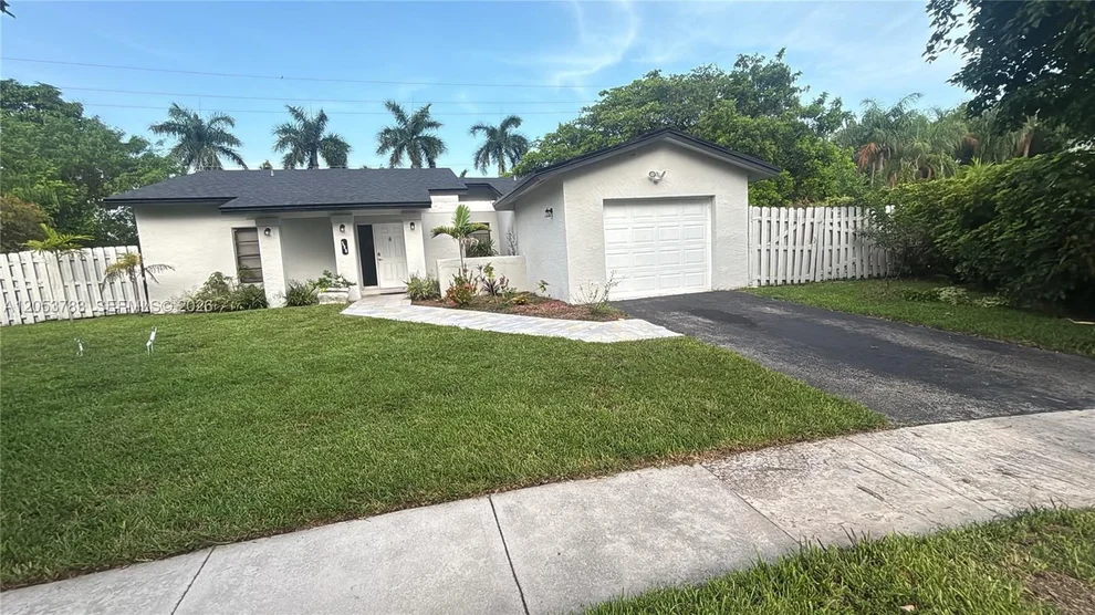 Unit for sale at 590 SW 166th Ter, Weston, FL 33326