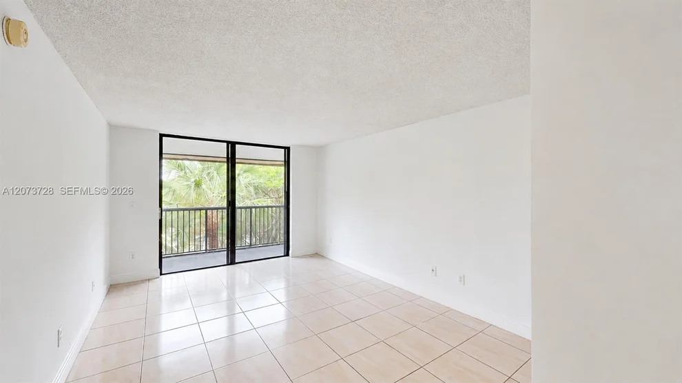 Unit for sale at 14201 N Kendall Dr, Miami, FL 33186