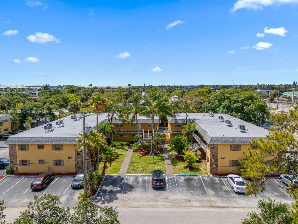 Unit for sale at 200 Croton Ave, Lantana, FL 33462