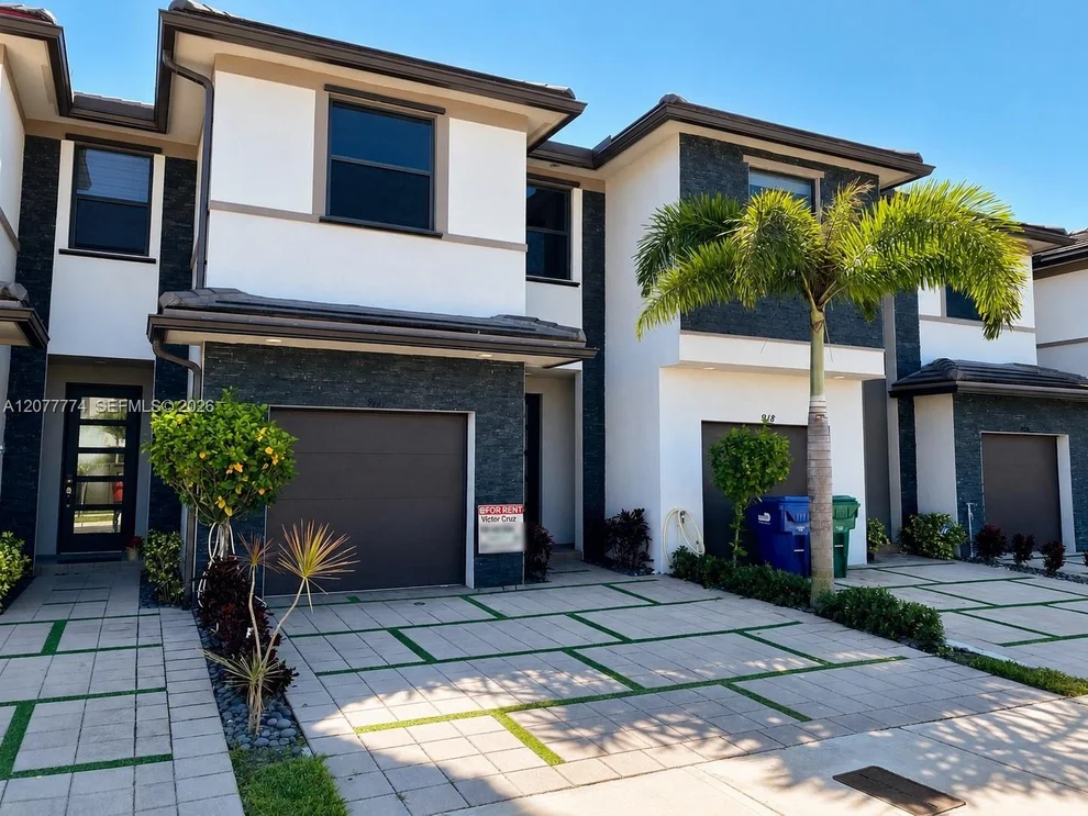 Unit for sale at 9116 NW 158th St, Miami Lakes, FL 33018
