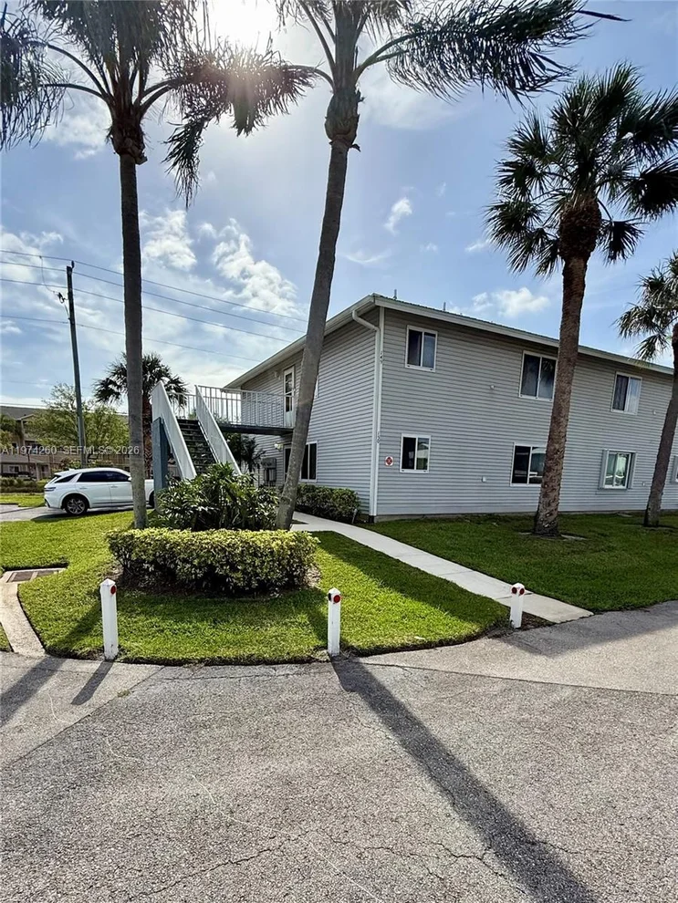 Unit for sale at 150 SE Village Dr, Port St. Lucie, FL 34952