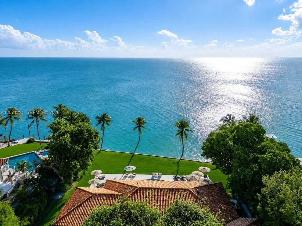 Unit for sale at 520 S Mashta Dr, Key Biscayne, FL 33149