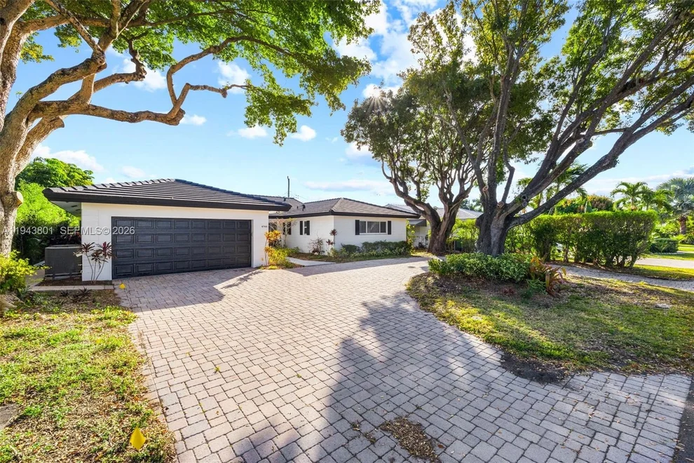 Unit for sale at 4780 NE 28th Ave, Fort Lauderdale, FL 33308