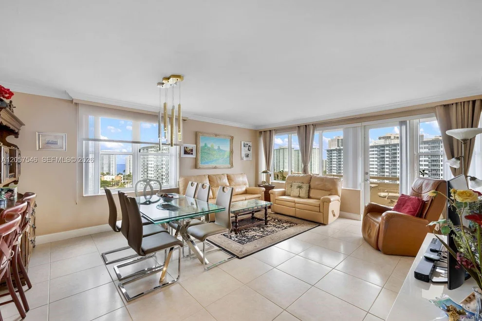 Unit for sale at 3200 NE 36th St, Fort Lauderdale, FL 33308