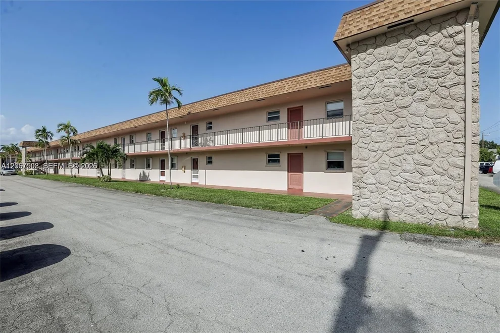 Unit for sale at 200 Bonnie Blvd, Palm Springs, FL 33461