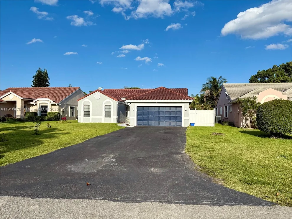 Unit for sale at 1060 New Parkview Pl, Haverhill, FL 33417