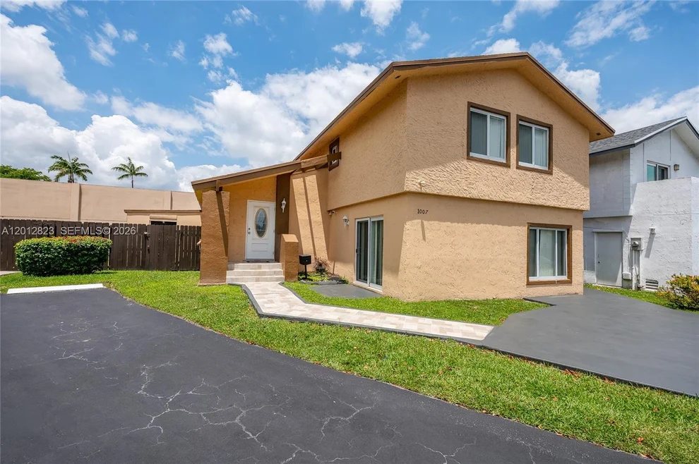 Unit for sale at 1007 NW 106th Ave Cir, Miami, FL 33172