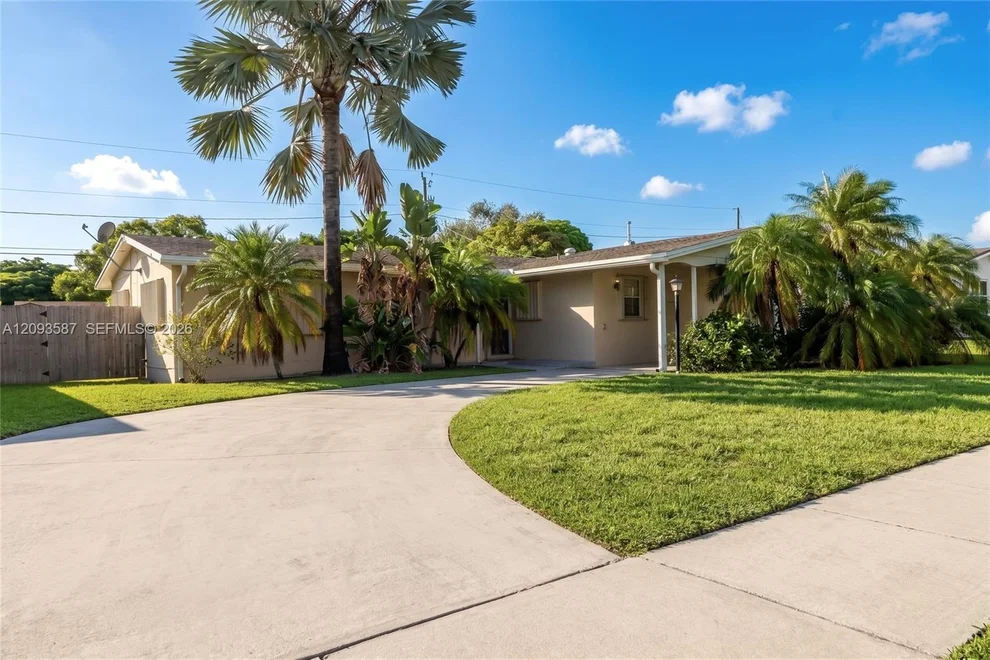 Unit for sale at 16020 SW 97th Ct, Miami, FL 33157