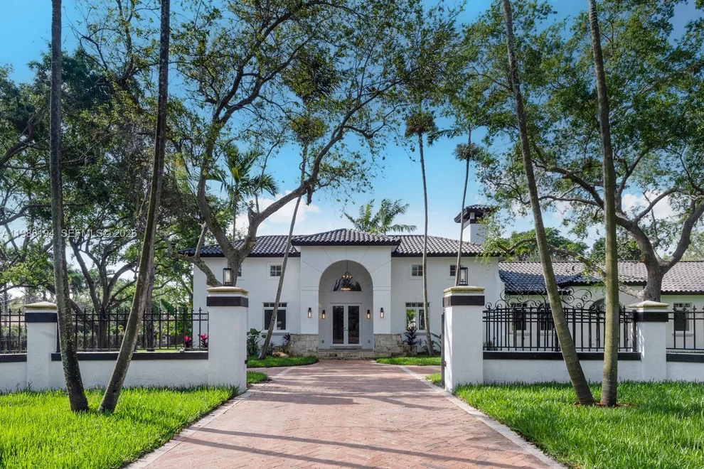 Unit for sale at 6200 SW 130th Ter, Pinecrest, FL 33156