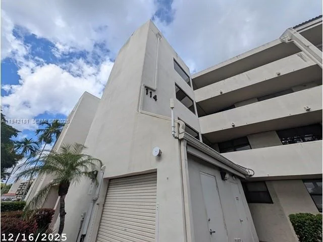 Unit for sale at 114 Lake Emerald Dr, Oakland Park, FL 33309