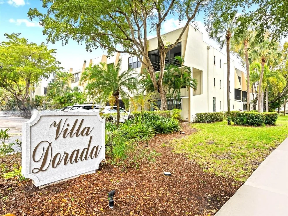 Unit for sale at 20401 NE 30th Ave, Aventura, FL 33180