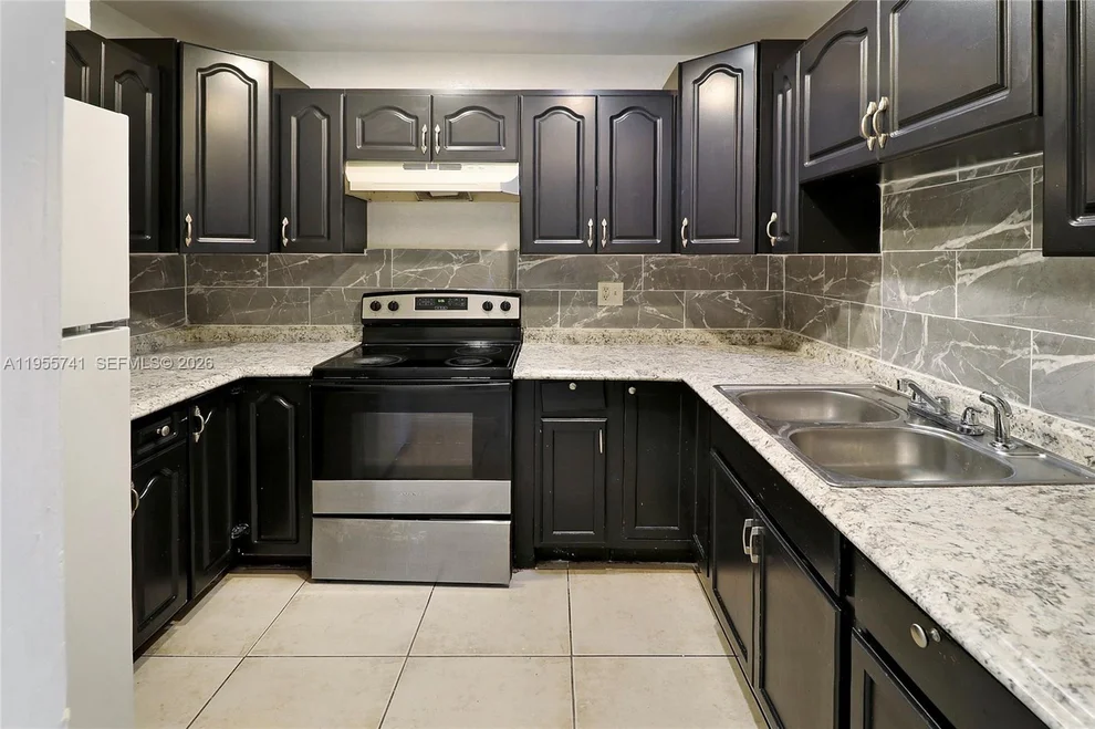 Unit for sale at 5975 NW 25th Ct, Sunrise, FL 33313