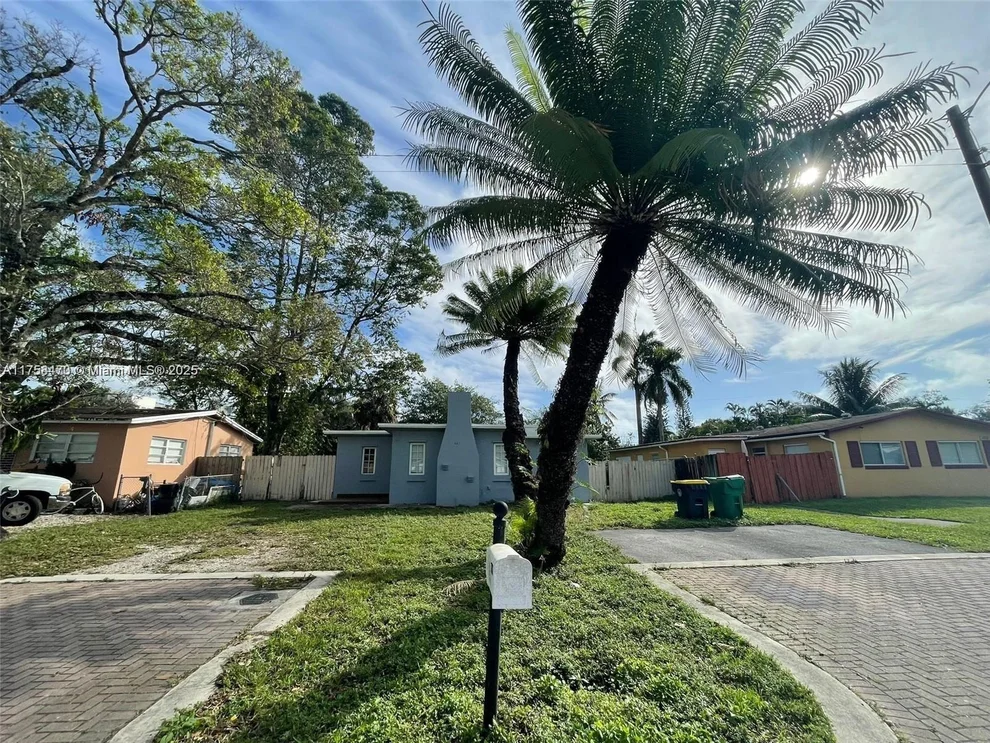 Unit for sale at 4896 SW 28th Ter, Dania Beach, FL 33312