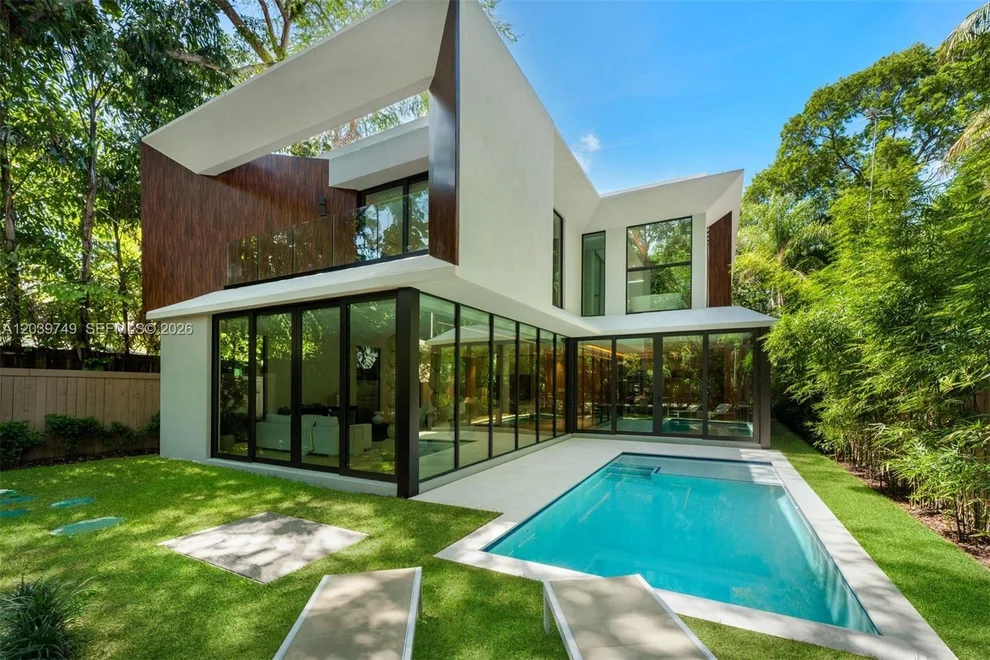 Unit for sale at 3579 Avocado Ave, Miami, FL 33133