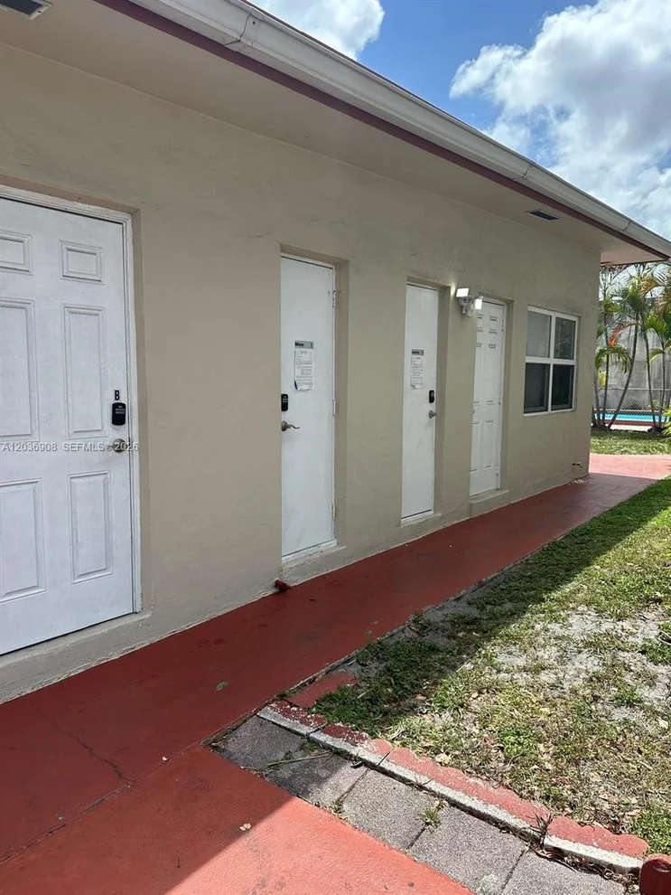 Unit for sale at 2916 Funston St, Hollywood, FL 33020
