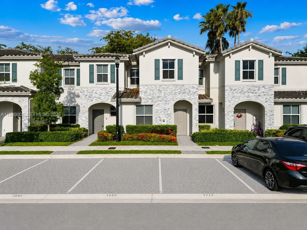 Unit for sale at 1705 SE 27th Rd, Homestead, FL 33035