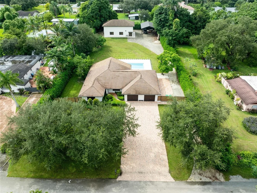 Unit for sale at 14390 SW 24th St, Davie, FL 33325