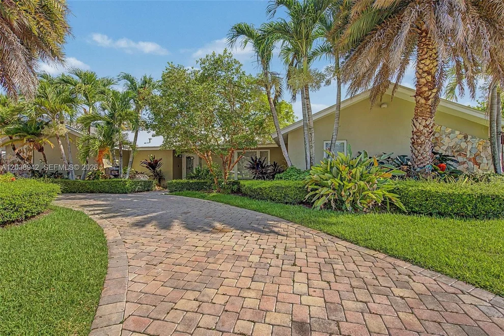 Unit for sale at 8021 SW 162nd St, Palmetto Bay, FL 33157