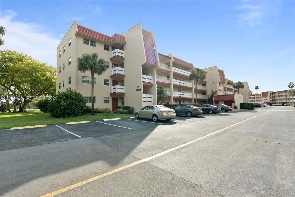 Unit for sale at 1020 Country Club Dr, Margate, FL 33063