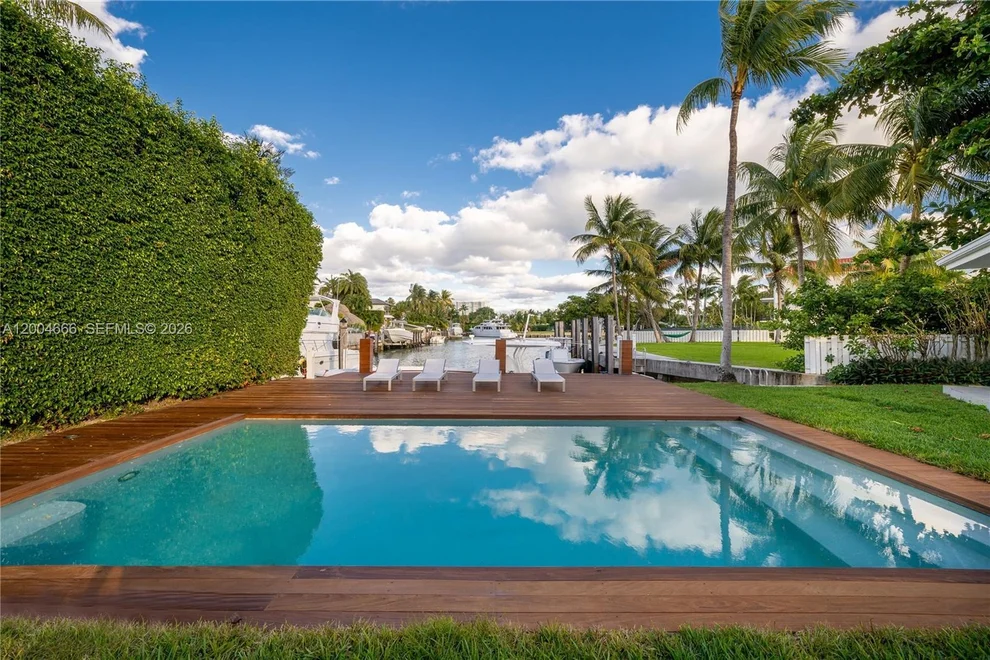 Unit for sale at 861 Harbor Dr, Key Biscayne, FL 33149