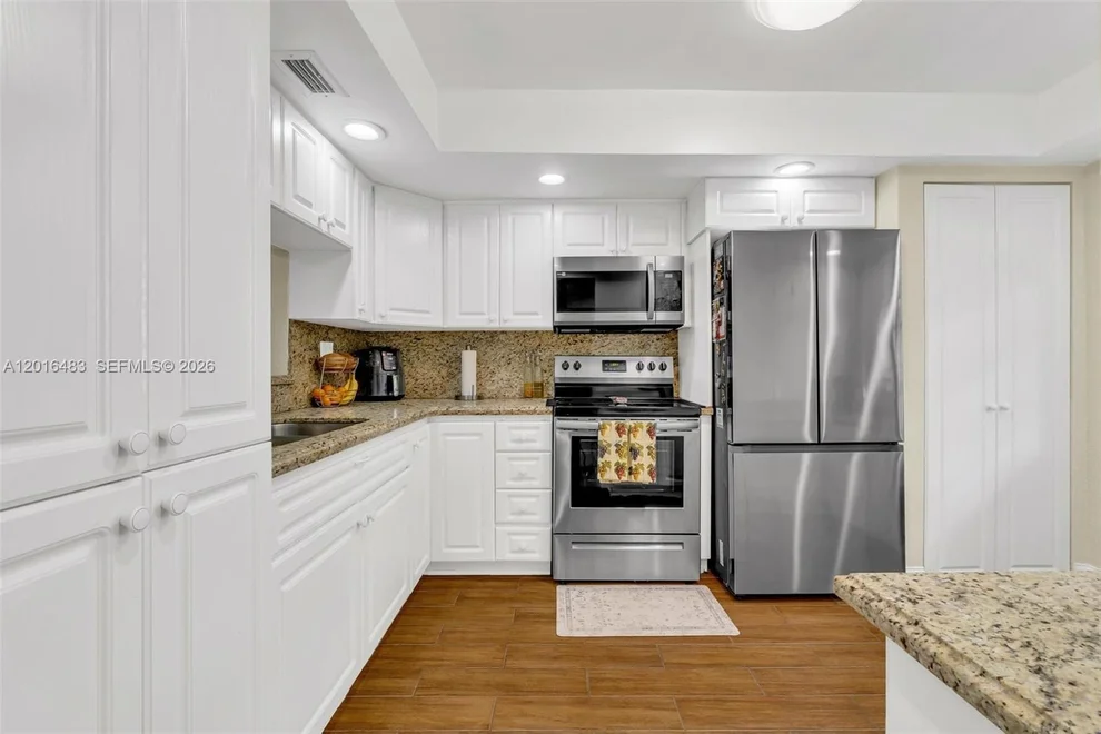 Unit for sale at 1101 Colony Point Cir, Pembroke Pines, FL 33026