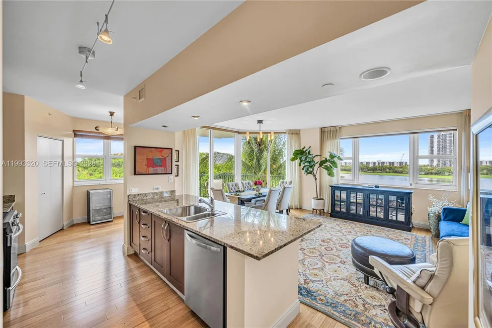 Unit for sale at 20000 E Country Club Dr, Aventura, FL 33180