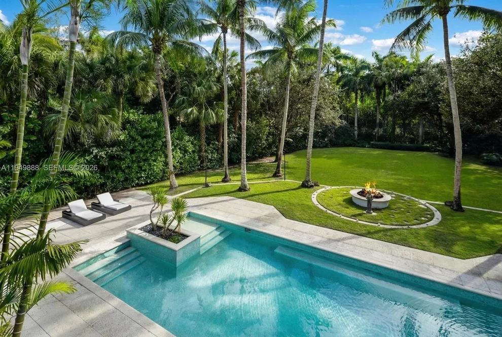 Unit for sale at 5002 SW 86th St, Miami, FL 33143