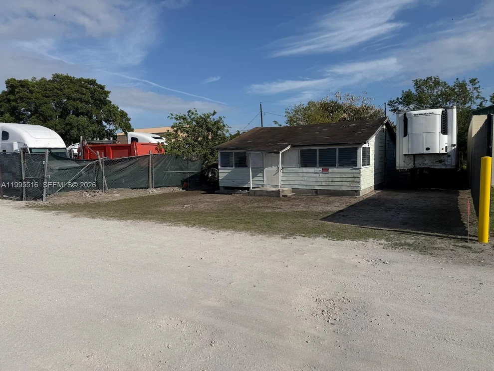 Unit for sale at 835 E Alverdez Ave, Clewiston, FL 33440