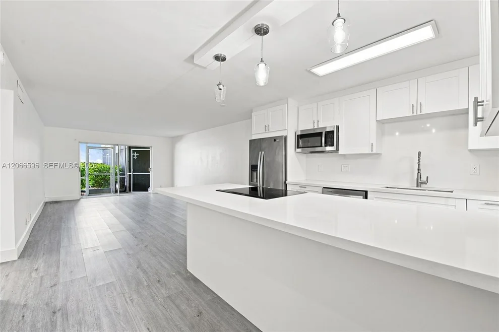 Unit for sale at 222 N Federal Hwy, Deerfield Beach, FL 33441