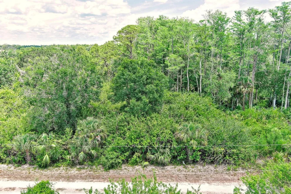 Unit for sale at 520 Woodman Dr, Lehigh Acres, FL 33972