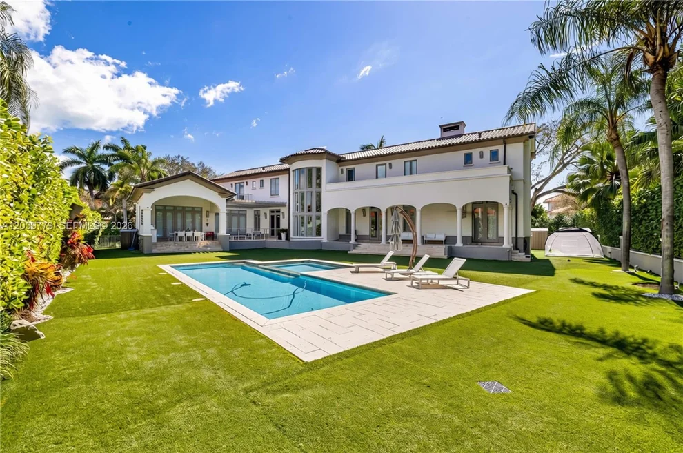 Unit for sale at 165 Paloma Dr, Coral Gables, FL 33143