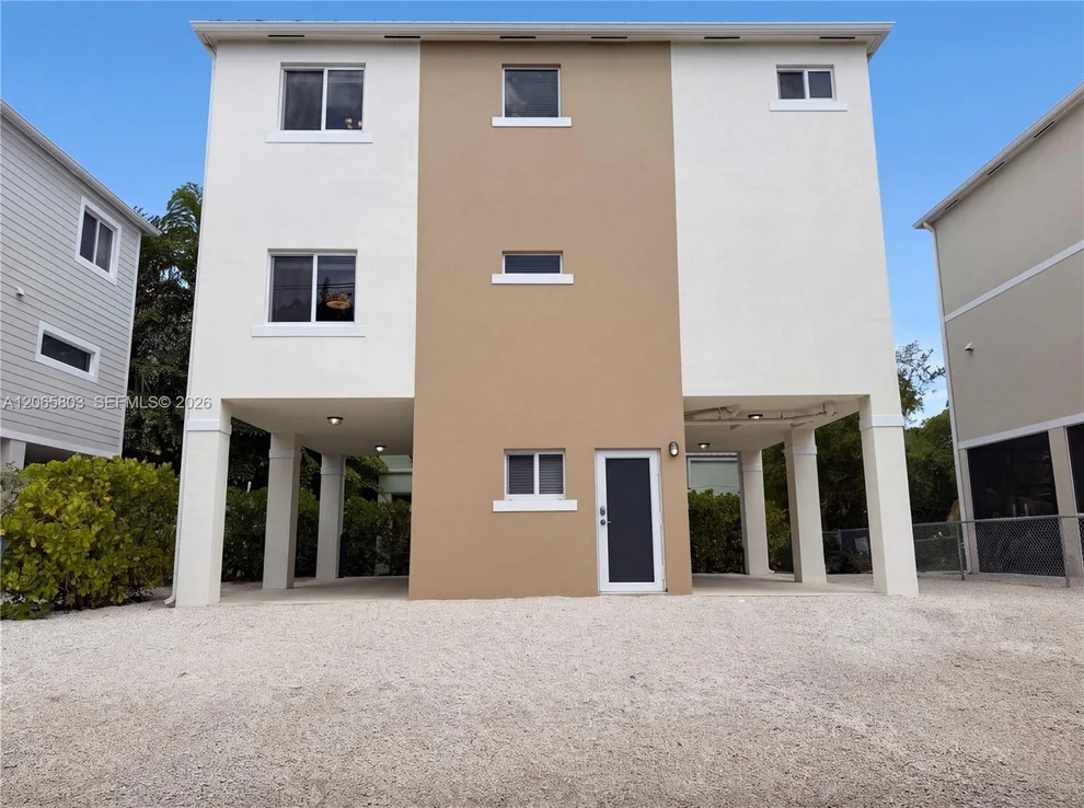 Unit for sale at 17 Lakeview Dr, Key Largo, FL 33037