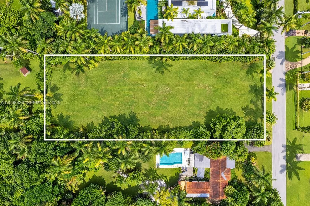 Unit for sale at 14000 NE 1st Ave, Miami, FL 33161