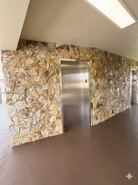 Unit for sale at 1530 NE 191st St, Miami, FL 33179