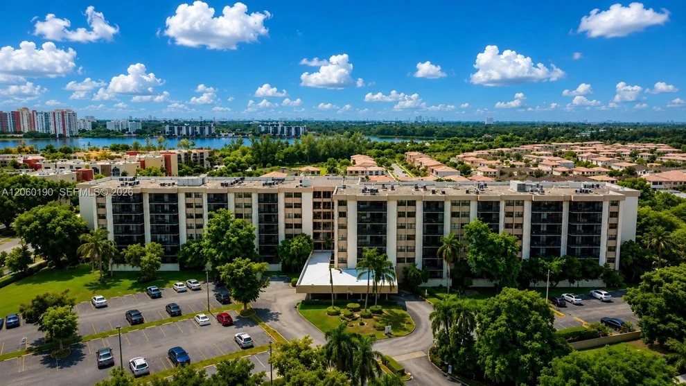 Unit for sale at 900 NE 195th St, Miami, FL 33179