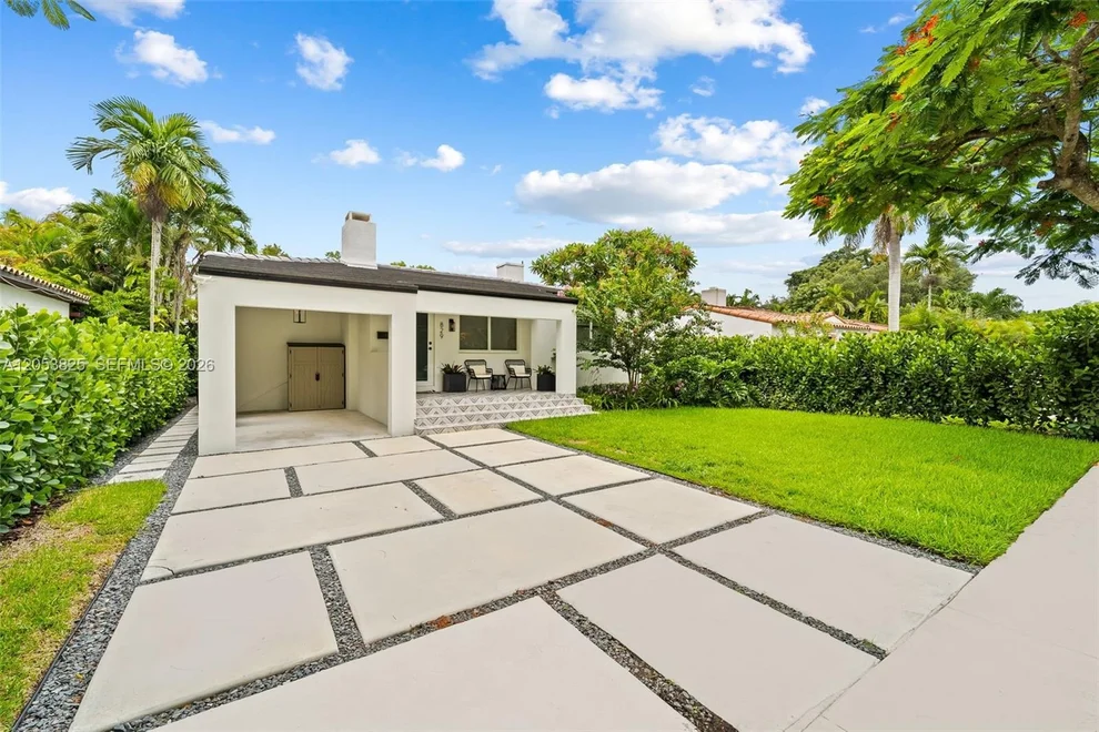 Unit for sale at 829 Granada Groves Ct, Coral Gables, FL 33134