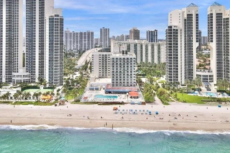 Unit for sale at 19201 Collins Ave, Sunny Isles Beach, FL 33160
