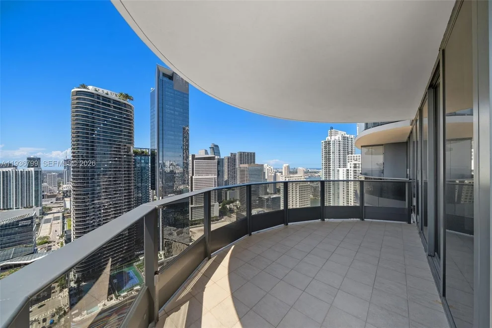 Unit for sale at 1000 Brickell Plz, Miami, FL 33131