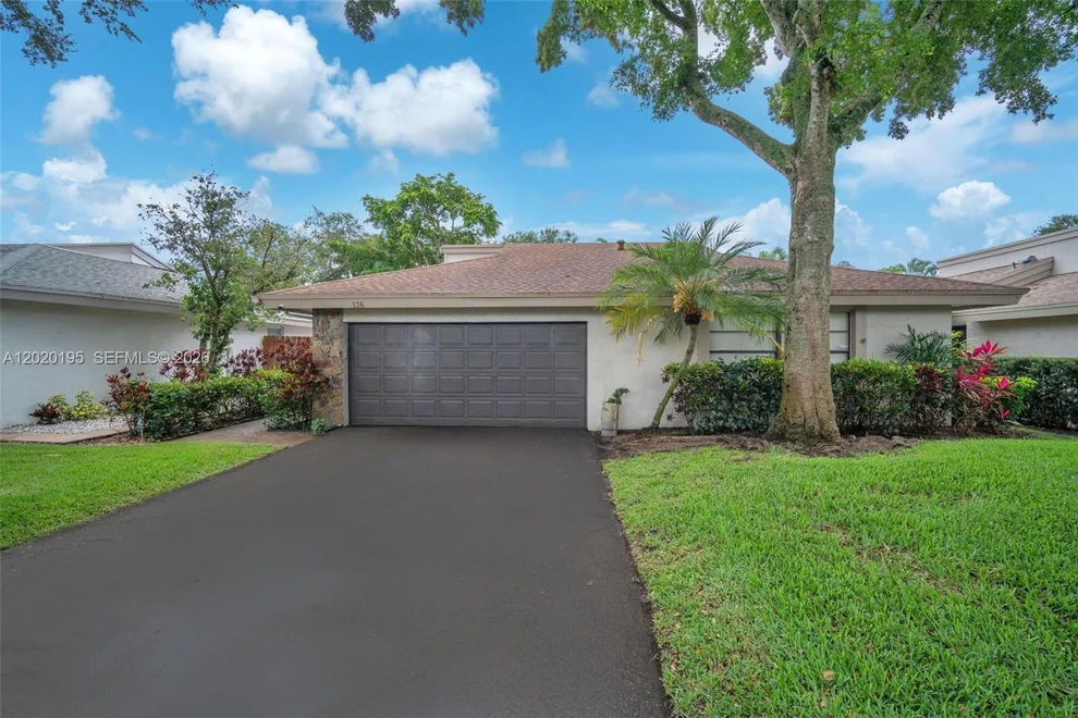 Unit for sale at 136 Greens Rd, Hollywood, FL 33021