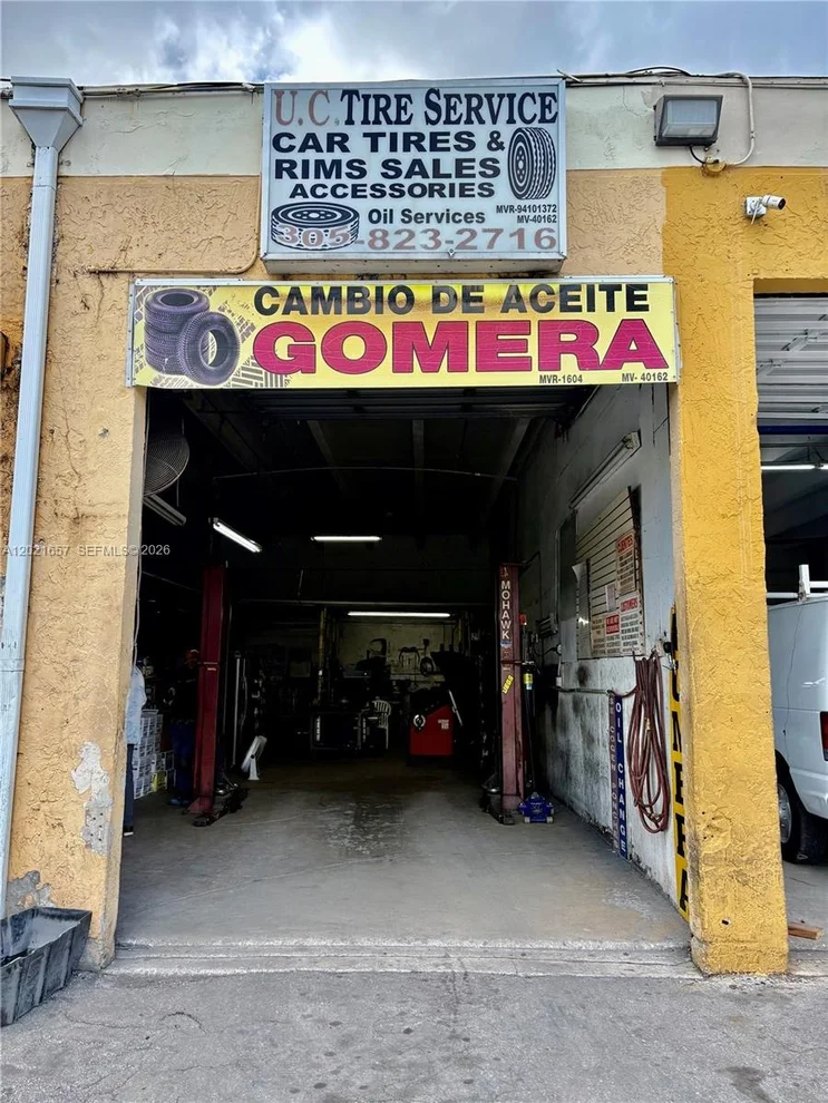 Unit for sale at 11750 NW 87th Pl, Hialeah Gardens, FL 33018