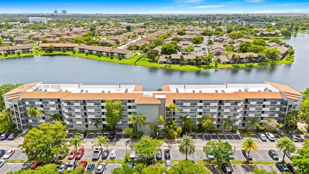 Unit for sale at 4025 N Nob Hill Rd, Sunrise, FL 33351