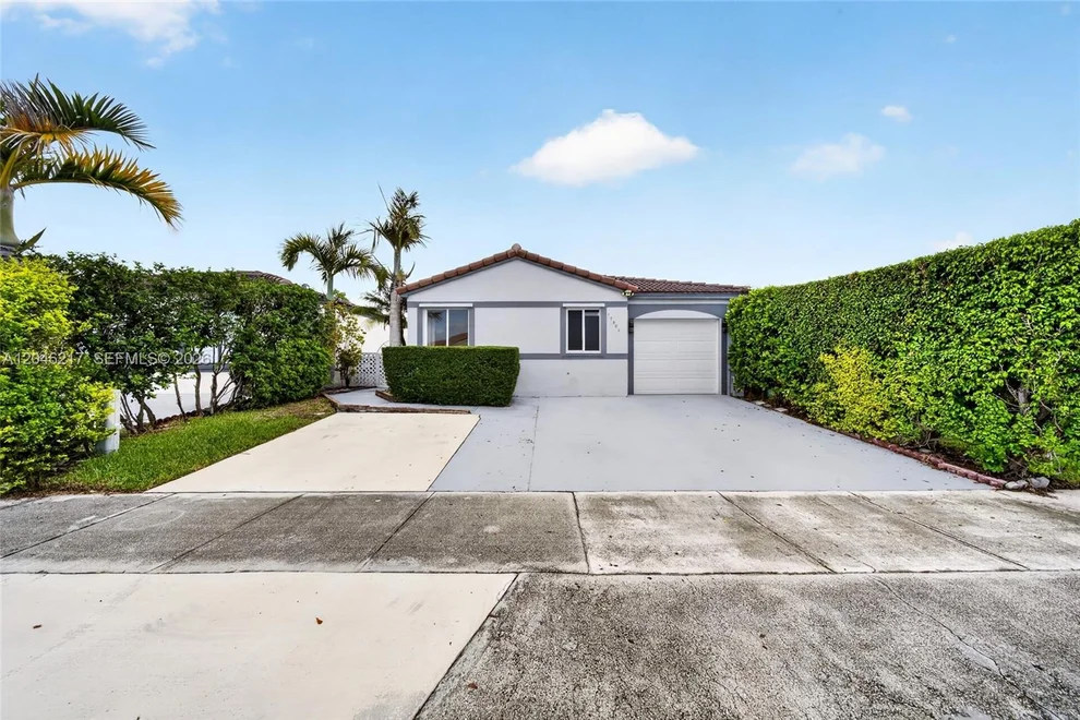 Unit for sale at 17501 SW 142nd Ct, Miami, FL 33177