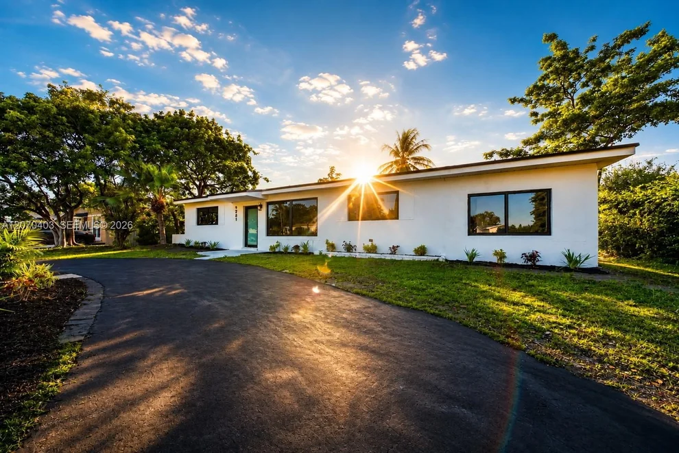 Unit for sale at 9281 Martinique Dr, Cutler Bay, FL 33189