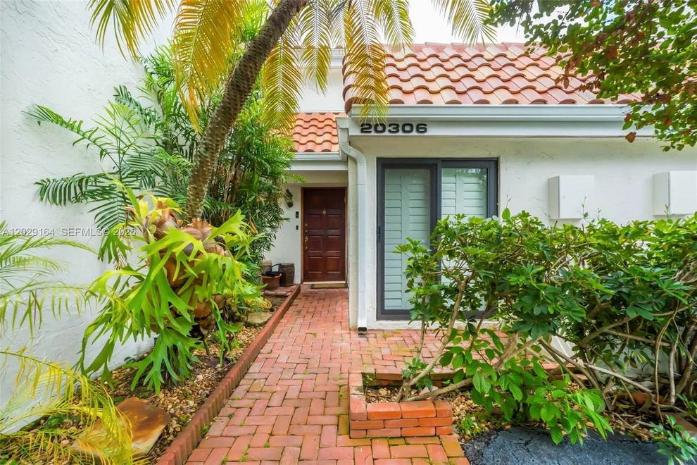 Unit for sale at 20306 NE 34th  Ct, Aventura, FL 33180