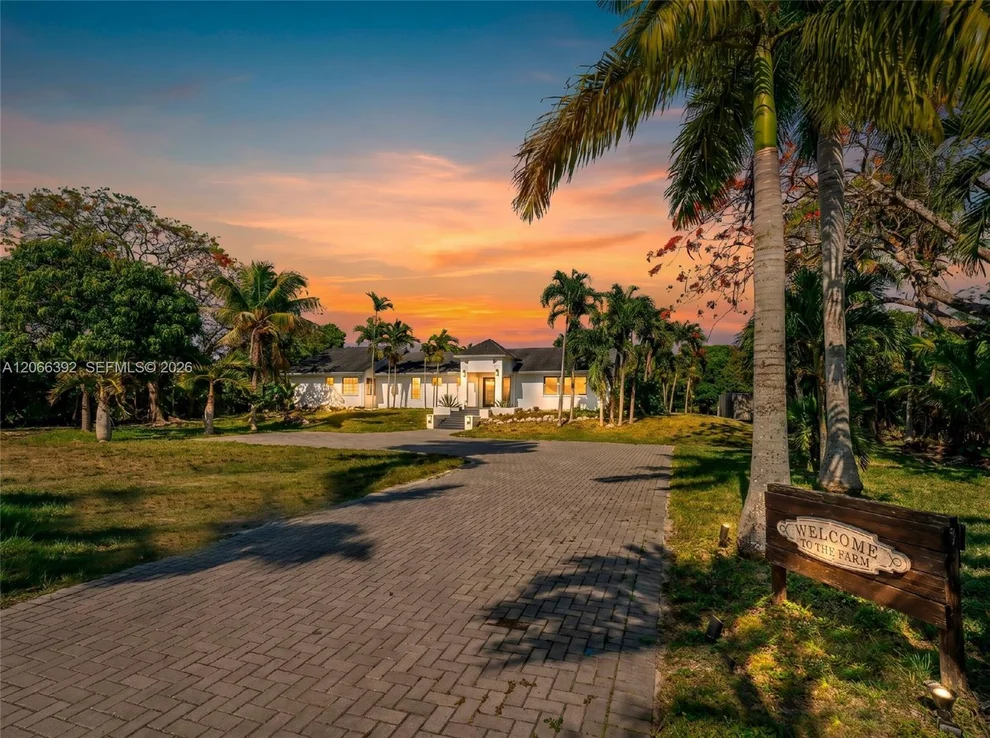 Unit for sale at 19601 SW 187th Ave, Miami, FL 33187