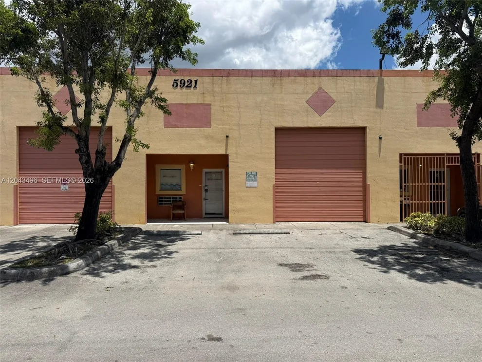 Unit for sale at 5921 NW 176th St, Hialeah, FL 33015